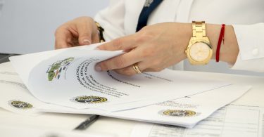 travailler sans contrat